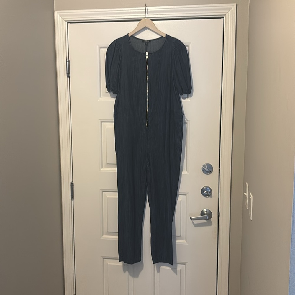 Express Jumpsuit - Picture 3 of 4